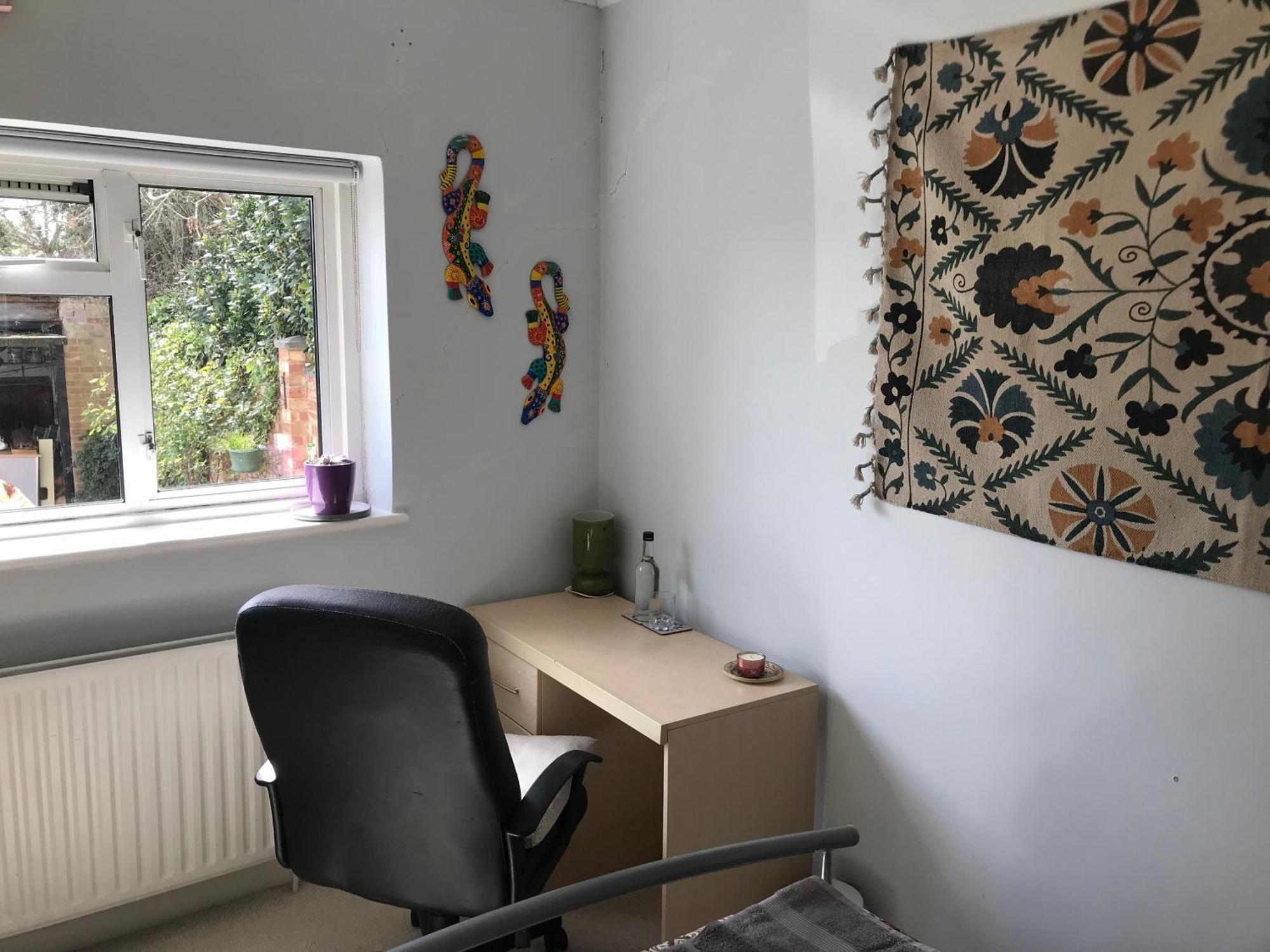 Cozy Double Bedroom In Stunning Bungalow On River Thames - Near Thorpe Park/Royal Holloway University/20Mins From Heathrow 斯坦斯 外观 照片