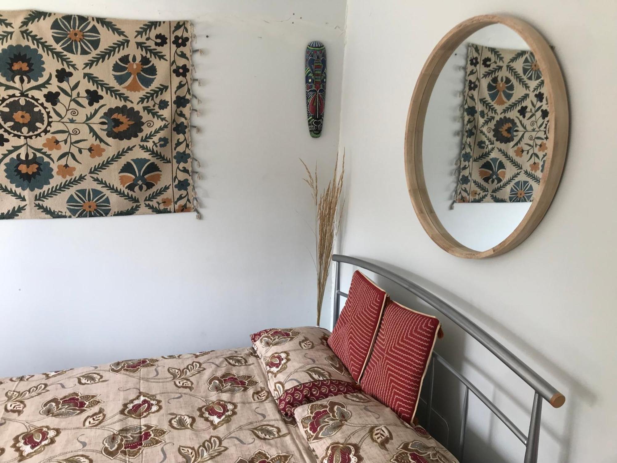 Cozy Double Bedroom In Stunning Bungalow On River Thames - Near Thorpe Park/Royal Holloway University/20Mins From Heathrow 斯坦斯 外观 照片