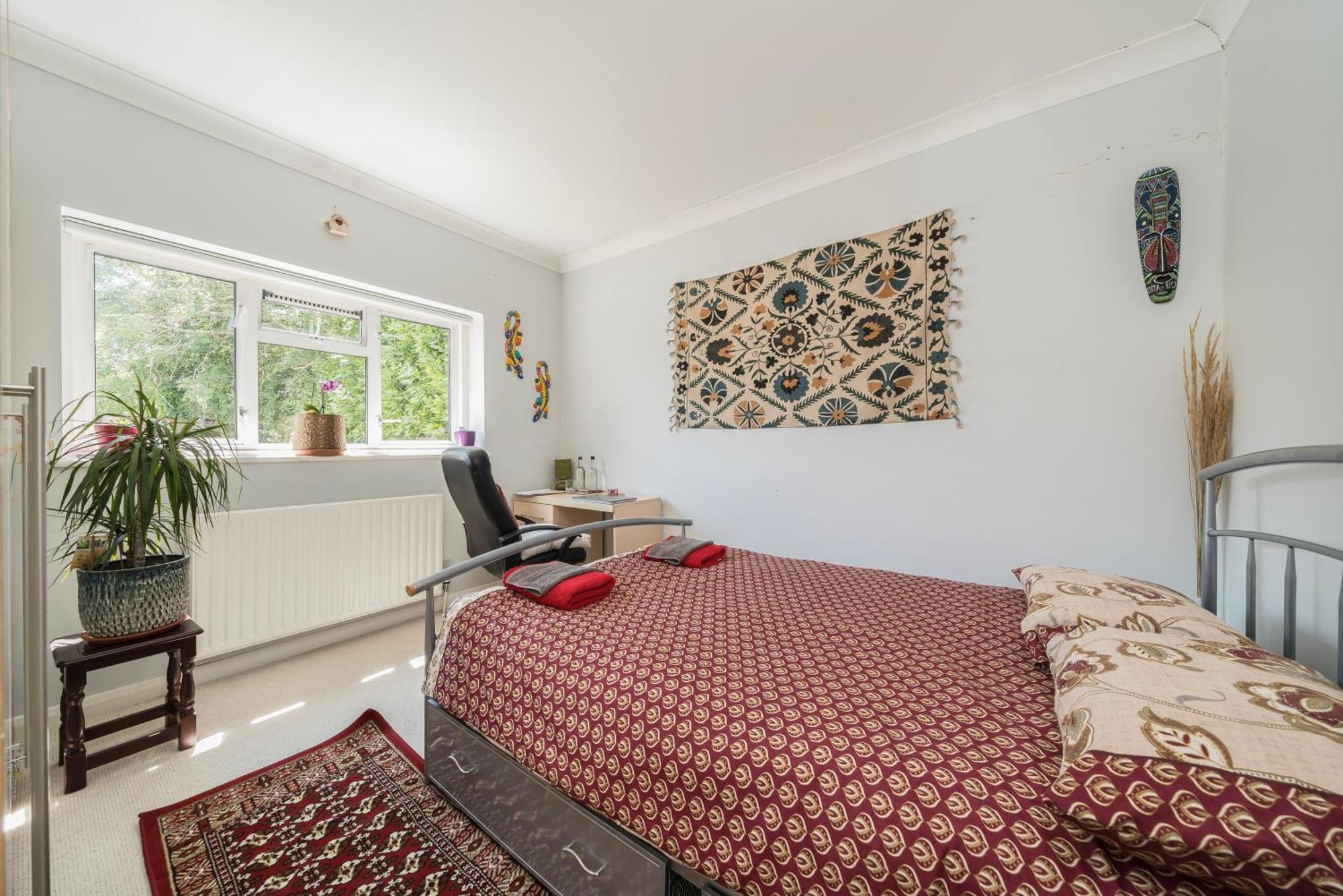 Cozy Double Bedroom In Stunning Bungalow On River Thames - Near Thorpe Park/Royal Holloway University/20Mins From Heathrow 斯坦斯 外观 照片